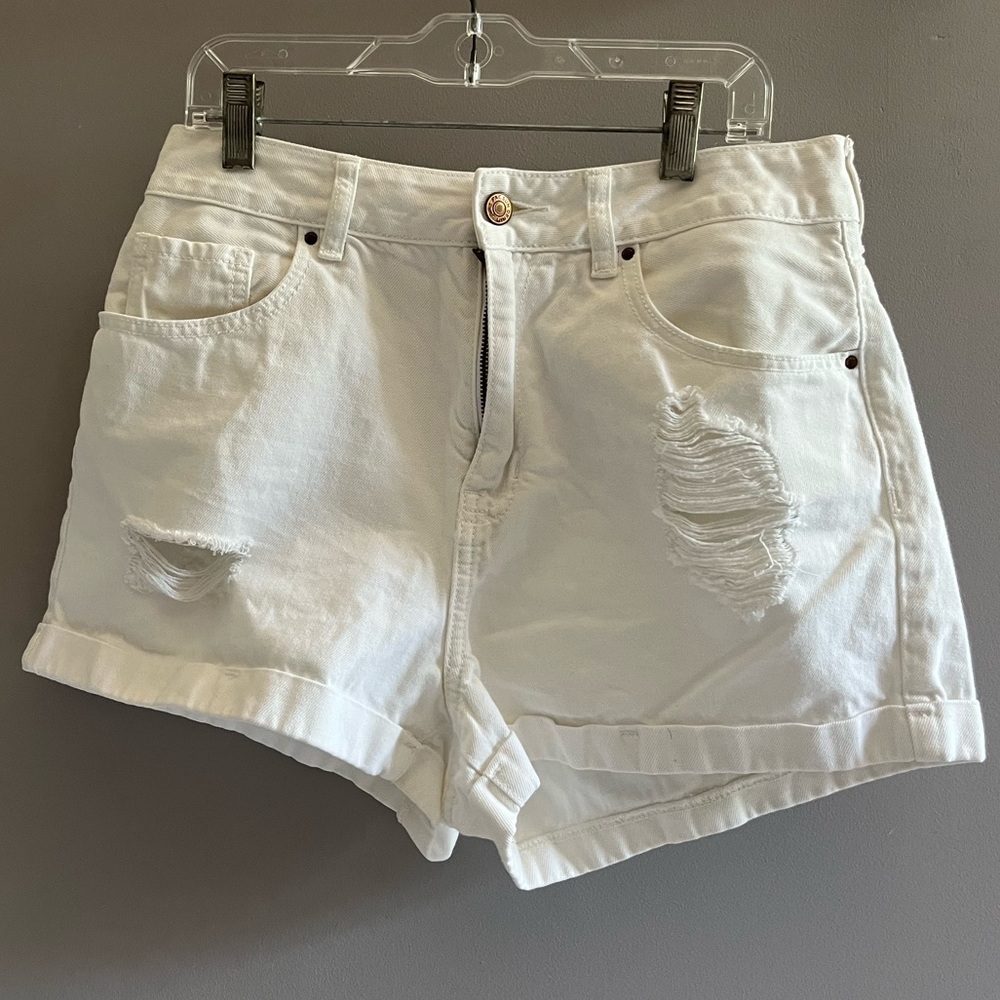 White pacsun mom shorts size 28